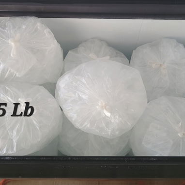 Hielo en cuadritos, en el casino deportivo , listo para preparar tragos ,enfriar cerveza ,etc . Bolsas de 5 Libras - 2/2