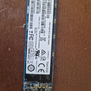 Disco sólido M2 de 256GB - 2/3