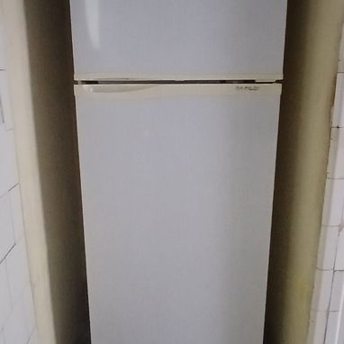 Refrigerador Daewoo de 10 pies. Doble temperatura - Img 109861727