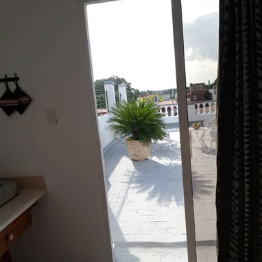 Alquiler por tiempo indefinido en Playa con jacuzzi y una habitación. Renta de casa por noches en Santa Fe, Playa - 3/7