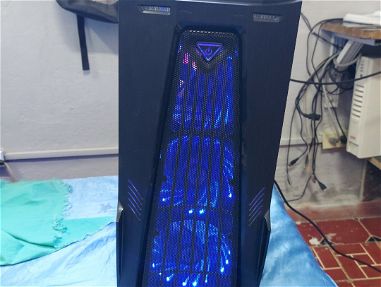 Vendo chasis Gamer con 6fanes rgb coolermaster - Img 66145711