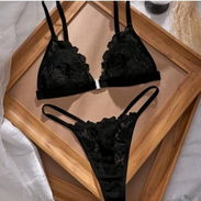 Conjunto negro de encaje — Talla S Un conjunto clásico de encaje. Precio: $23 USD - Img 58356631
