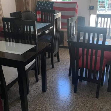 Juego de Comedor de Madera disponibles y listos para Entregar. - 6/8