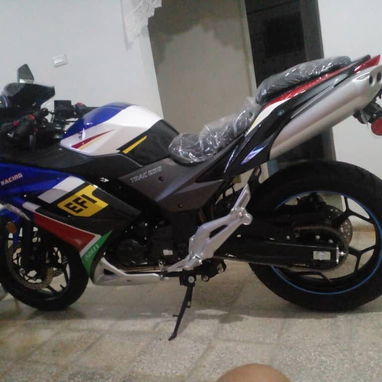 GANGA 馃毃馃毃MOTO RACING NUEVA CERO KIL脫METROS 250 cc JAPONESA SOLO 3.000 USD - Img 122727035