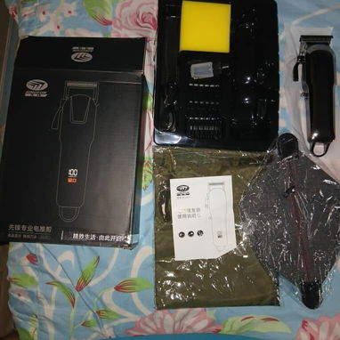 Máquina de barbería con todos sus accesorios - Img 123123357