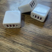 Pilla para cable del celular con 4 puertos - Img 58130402
