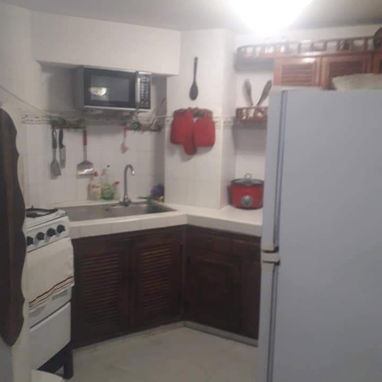 Renta por día  de apartamento de 2 habitaciones y 2 baños con wifi - Img 105524027