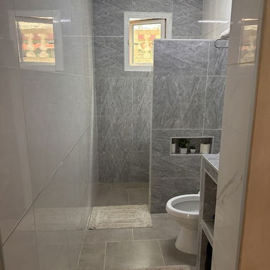 Se vende 2 propiedades en Moron - 5/10