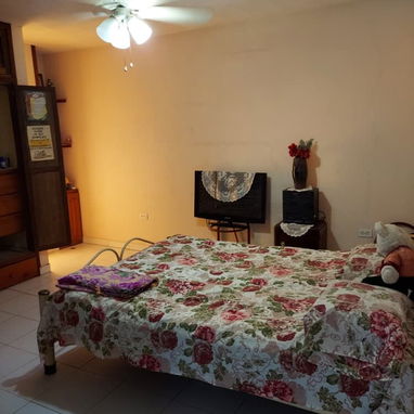 🏡*100_El palacio en SAN MIGUEL EN PAULA [ Siboney ] Se venden 3 casas juntas ‼️‼️‼️ dos abajo,puertas de calle,una al l - Img 124555146