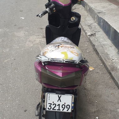 Vendo moto eléctrica fénix de uso en 1100 usd. Haciendo 60 km. Interesados al privado - Img 121996558