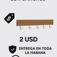 COLGADOR DE PARED CON GANCHOS - Img 55995569