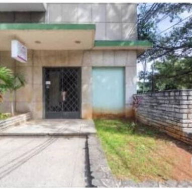 APARTAMENTO EN RENTA EN EL VEDADO – FRENTE AL PARQUE DEL QUIJOTE - 3/10