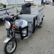 Triciclo eléctrico de carga con extensor de rango de 5000 watts Batería de gel 60*58 amperes  Autonomía 90-100 km sin ex - Img 55560669