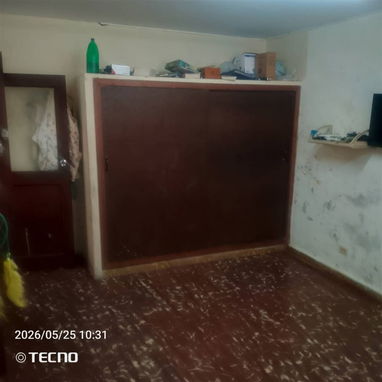 *$45.000usd o €. En venta Casa  puerta de calle en Centro Habana.  Cerca de las avenidas Galiano, Zanja. - 4/10