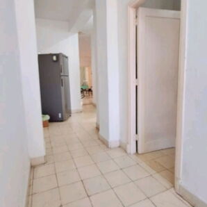 Apartamento en el segundo piso,en Edificio Capitalista de 3 apartamentos, remodelado recientemente,en el Vedado - 10/10
