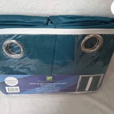 Juego de 2 Cortinas Blackout 🪟  💰 Precio: 27 USD. Tamaño: 1.37 m x 2.28 m - 5/5