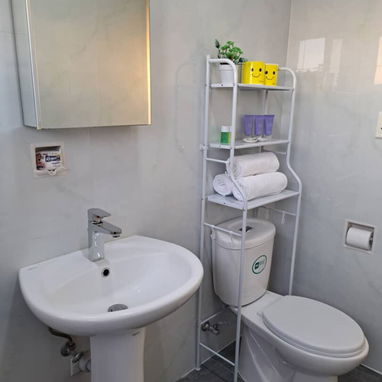 Renta de apartamento en el Vedado con hermosas vistas al Malecón - Img 119551933