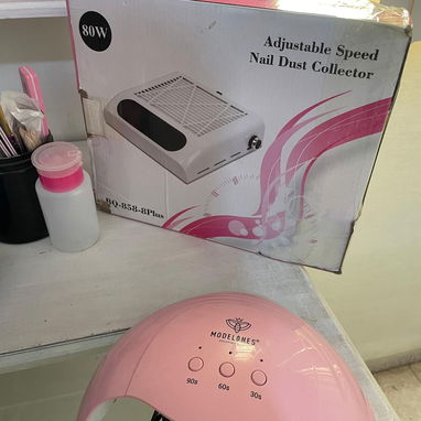 Mesa de manicura con accesorios - Img 120394710