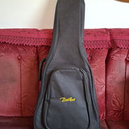 Se vende guitarra electrica, pedal, forro y amplificador - Img 55507767