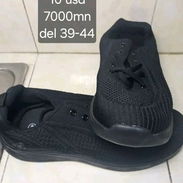 Tenis unisex negros - Img 51999202
