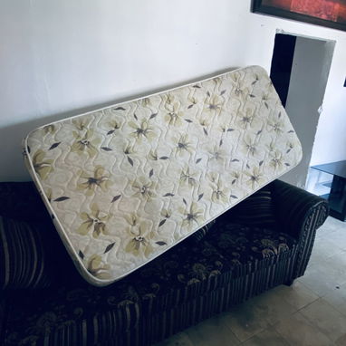 { Cama con colchon d espuma } - 2/5