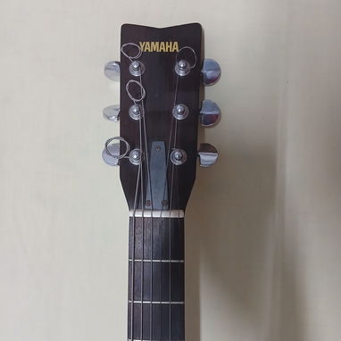 Guitarra electroacústica Yamaha - 3/3