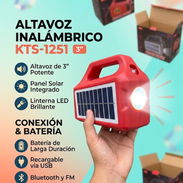 Lámpara multifuncional  incluye : bocina , panel solar  Luces led y agarradera  Precio :50 usd   Factura a nombre del cl - Img 58328075