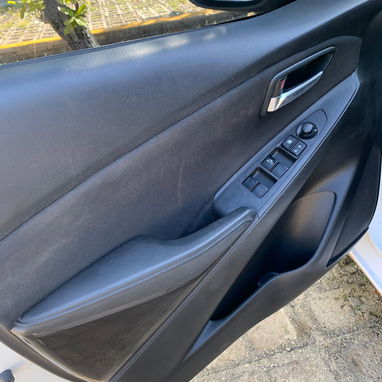!!Toyota yaris 2018, 19 mil usd  60 mil millas la habana!! - Img 126858443