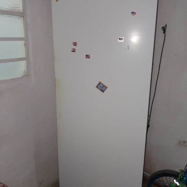 Frezzer vertical grande ( roto, falta de gas) - 2/2