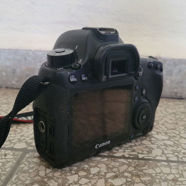 Cámara canon eos 6D para piezas 3 baterigrip 1 flash defectuoso Lente anillo rojo 24-105mm que pone error 01 - Img 124626881