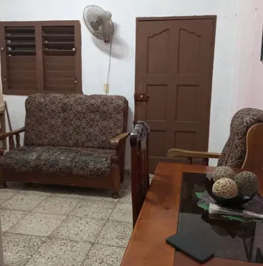 Vendo casa en bajos con jardín y patio puerta calle.La Habana,Boyeros. - Img 93576323
