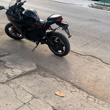 Vendo moto eléctrica racing batería toqman de 35 amphaciendo 80 km por carga papeles en regla en  2500 usd interesados - 4/4