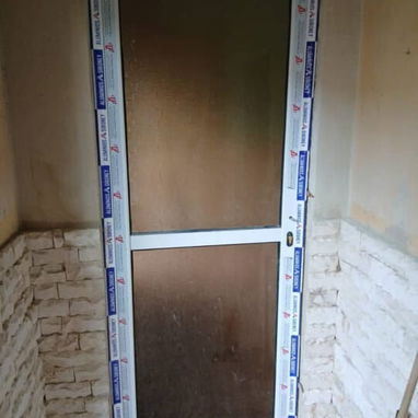 Atención en ofertas puertas y ventanas de marquetería en aluminio y cristalería.importada - 2/8