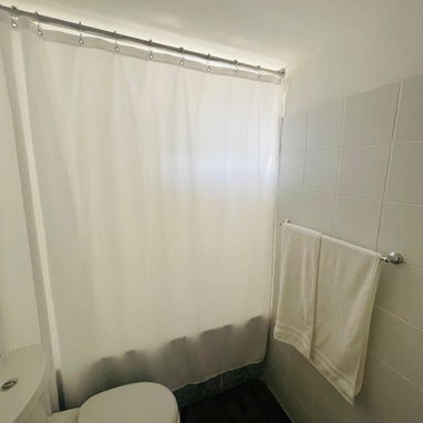 Renta de hermoso apartamento e el Vedado. - Img 113714801