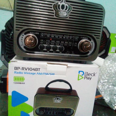radios recargable en 30 usd y con panel en 35 y 45 usd - Img 123265873