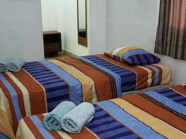 ⭐ Renta casa de 2 habitaciones climatizadas, piscina, jacuzzi, terraza, cocina, barbecue, parqueo en Guanabo - Img 65397370