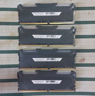 Kit de 4 ram Corsair Vengeance Rgb 4x8gb ddr4 32gb total 2666mhz-90usd - Img 96872850