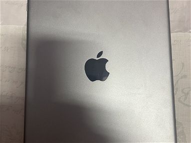 iPad con tarjeta y protector original - Img 67448899