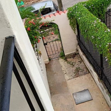 Vendo casa en altos de un biplanta capitalista - Img 127057665