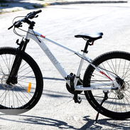 Vendo bicicleta 27 en 200 usd nueva a estrenar - Img 57841880