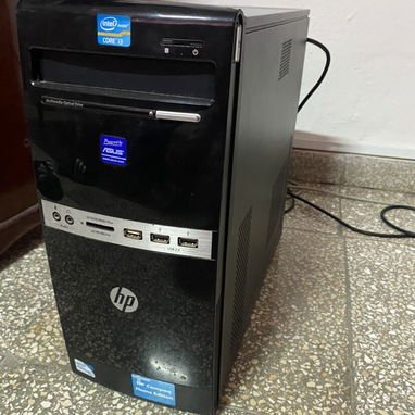 Torre de PC. Con microprocesador Intel i3 - 4/5