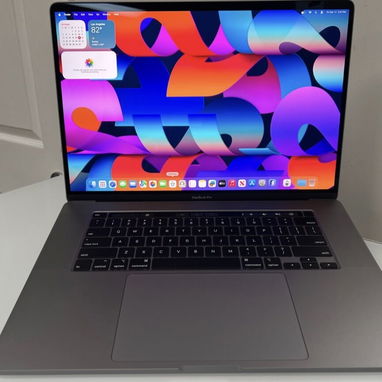 MacBook Pro - Img 124268384
