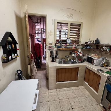 Casa independiente en Playa con garaje 4 cuartos y dos baños y medio - 4/10