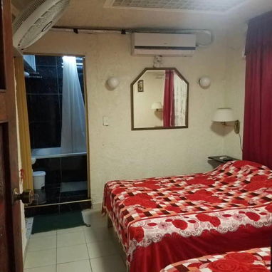 📱 Casa en Varadero: 5 habitaciones con baño privado a pasos de la playa - Img 118280444