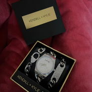 ✨⌚ Relojes Kendall + Kylie – Mujer ✨ - Img 56658652