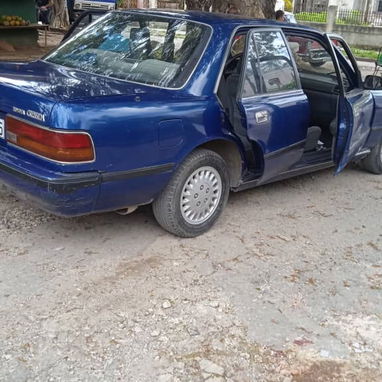 Toyota Cressida año 92,gran motor,gasolina,gran calidad,ventanillas elect,cierre centralizado etc (me ajusto precio) - Img 123329432