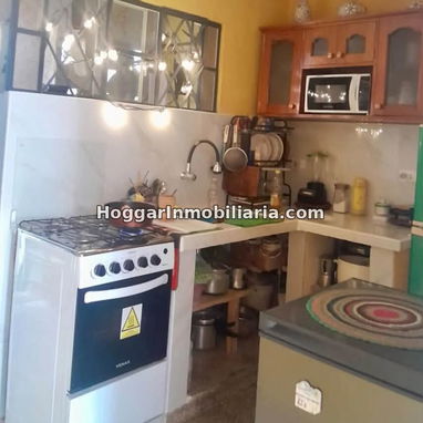 GG-176. ¡APARTAMENTO IMPECABLE DE 2 CUARTOS EN EL CERRO CON GRAN TERRAZA PRIVADA EN AZOTEA Y HERMOSA - 3/10