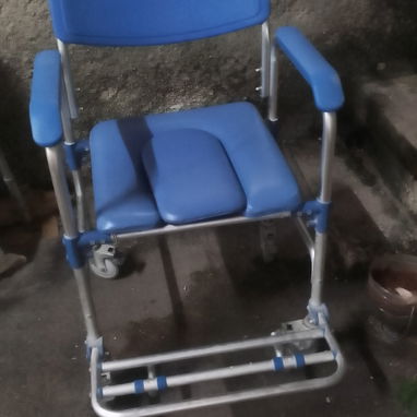 Silla sanitaria tipo silla ruedas/ Andador - Img 123273208