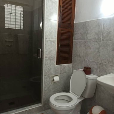 J  Apartamento de renta lineal de 2 habitaciones en Vedado. Alquiler corta estancia en Vedado. VED-016 - 4/8
