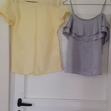 Ropa de uso de mujer en buen estado - Img 125097710